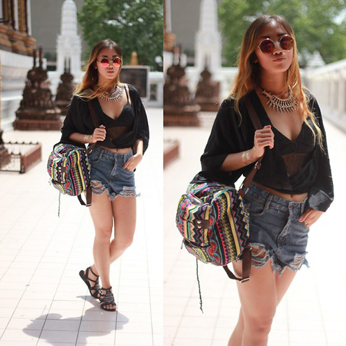 Phái đẹp bốn phương gây #039;choáng#039; khi mặc áo lót ra phố - 11