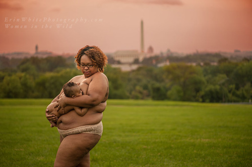 Thêm những bức ảnh mẹ ngực trần cho con bú tuyệt đẹp - 1