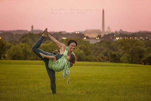 Thêm những bức ảnh mẹ ngực trần cho con bú tuyệt đẹp - 13