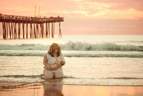 Thêm những bức ảnh mẹ ngực trần cho con bú tuyệt đẹp - 5