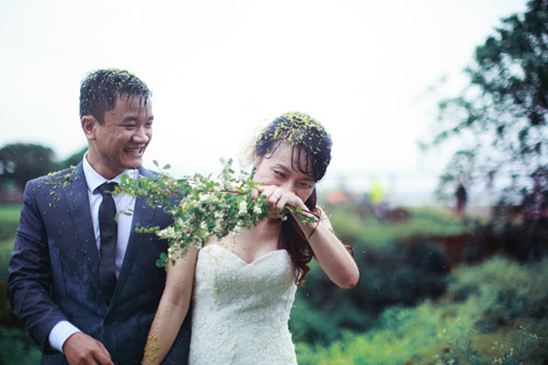 Đẹp say lòng bộ ảnh cưới mùa mưa bão - 9