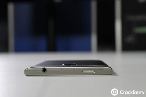 BlackBerry Passport quot;Bạcquot; lộ diện - 8