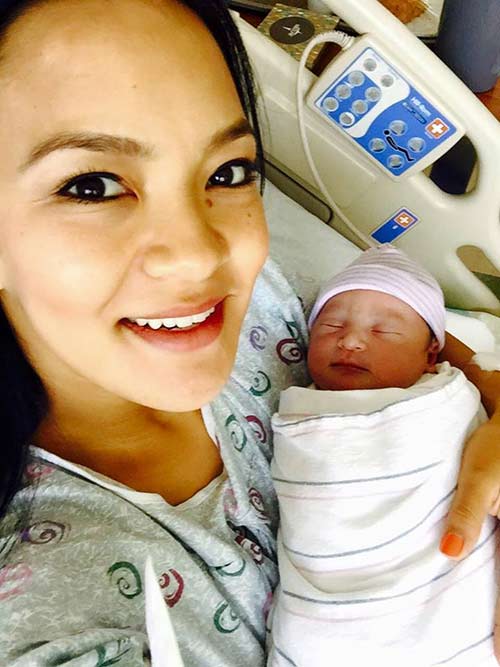 Nick Vujicic hạnh phúc khoe quí tử thứ 2 vừa chào đời - 3