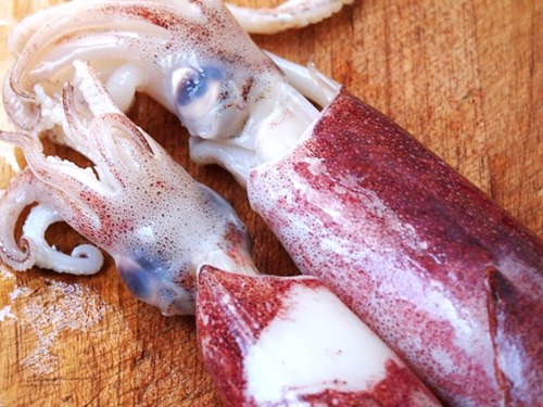 Mực chiên xào tỏi ớt đơn giản, dễ làm - 1