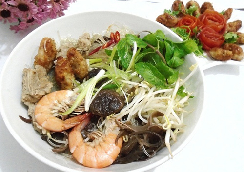 Bữa sáng ngon miệng với miến chả tôm thịt - 8