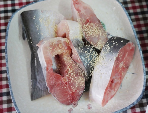 Canh chua cá ba sa hấp dẫn ngày nắng - 2