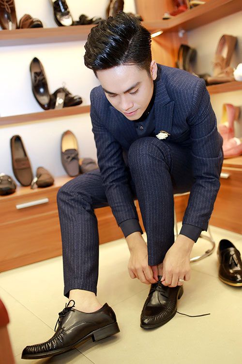 Siêu mẫu Hạ Vy ân cần chăm sóc MC Thái Dũng - 10