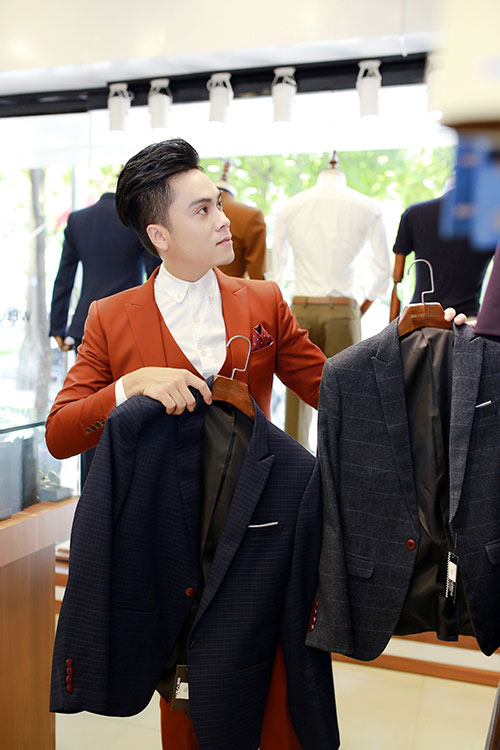 Siêu mẫu Hạ Vy ân cần chăm sóc MC Thái Dũng - 5