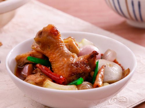 Đơn giản với cách làm gà om cay - 10
