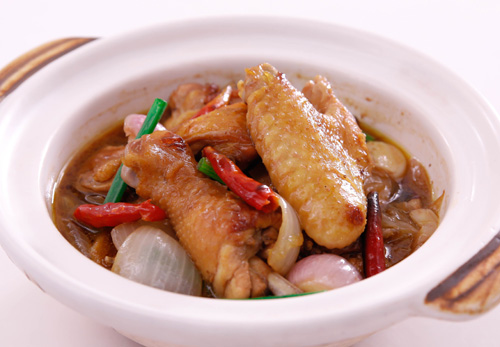 Đơn giản với cách làm gà om cay - 11