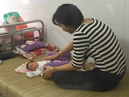 Mẹ bỏ rơi con: Đường cùng hay sự nhẫn tâm của người mẹ? - 1