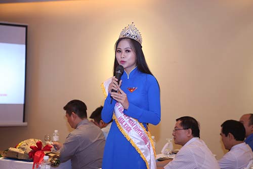 Thúy Hằng không ngại quot;hỏi khóquot; Ban tổ chức - 8
