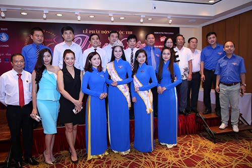 Thúy Hằng không ngại quot;hỏi khóquot; Ban tổ chức - 9