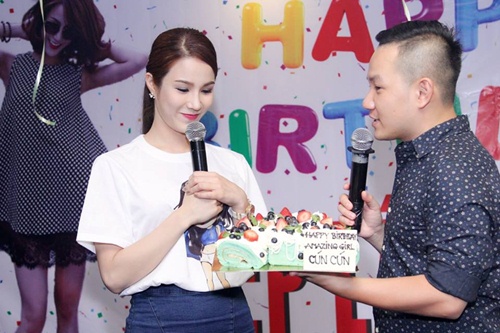 Mẹ Diệp Lâm Anh sành điệu, trẻ trung không kém con gái - 3