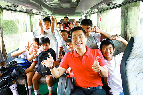 Nguyên Khang, Thanh Thảo Hugo đồng hành cùng quot;Cầu thủ nhíquot; - 7