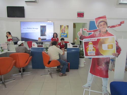 Hoài Linh trở thành quot;Thần Tàiquot; của MobiFone - 3
