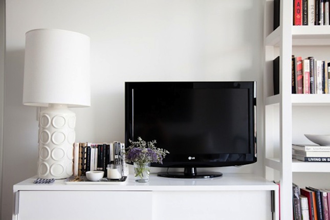 6 mẹo bày TV cho nhà nhỏ chẳng thêm chật chội - 6