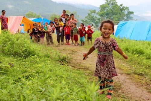 Sau 3 tháng động đất, người dân Nepal vẫn màn trời chiếu đất - 1