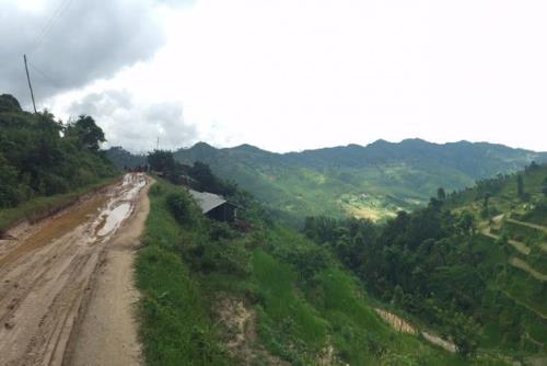 Sau 3 tháng động đất, người dân Nepal vẫn màn trời chiếu đất - 3