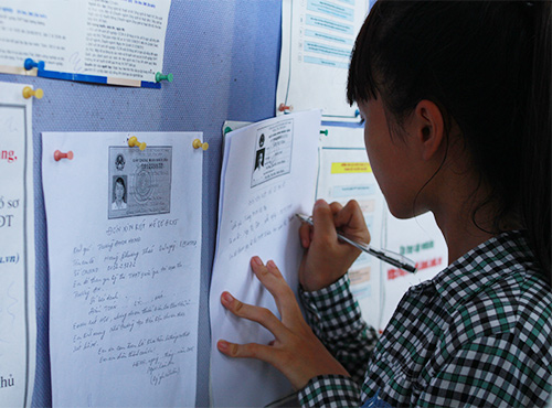 Mướt mồ hôi chạy nước rút nộp hồ sơ đại học - 13