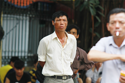 Mướt mồ hôi chạy nước rút nộp hồ sơ đại học - 7