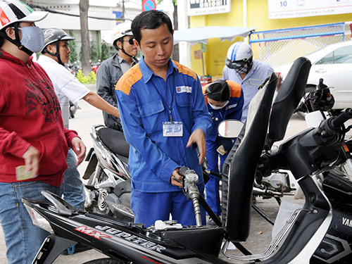 Giá xăng tiếp tục giảm giá từ 15h chiều nay - 1