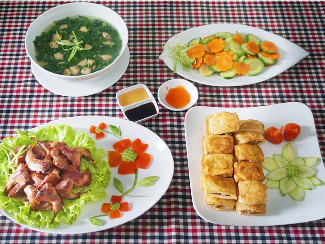 Cơm chiều nhiều món ngon ơi là ngon - 1