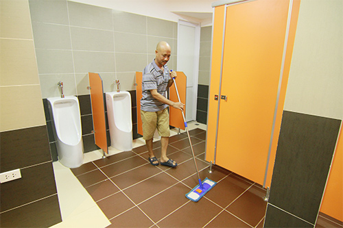 Cận cảnh nhà vệ sinh quot;5 saoquot; ở Hà Nội - 11