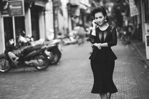 Ngất ngây với thân hình đồng hồ cát của HH quý bà - 2