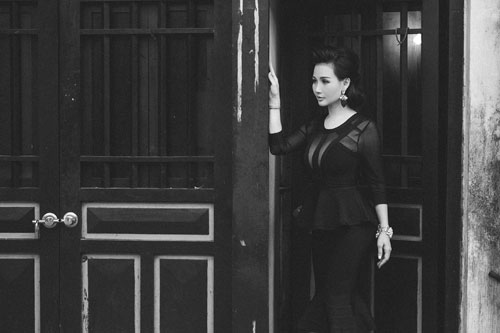 Ngất ngây với thân hình đồng hồ cát của HH quý bà - 4