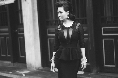 Ngất ngây với thân hình đồng hồ cát của HH quý bà - 6