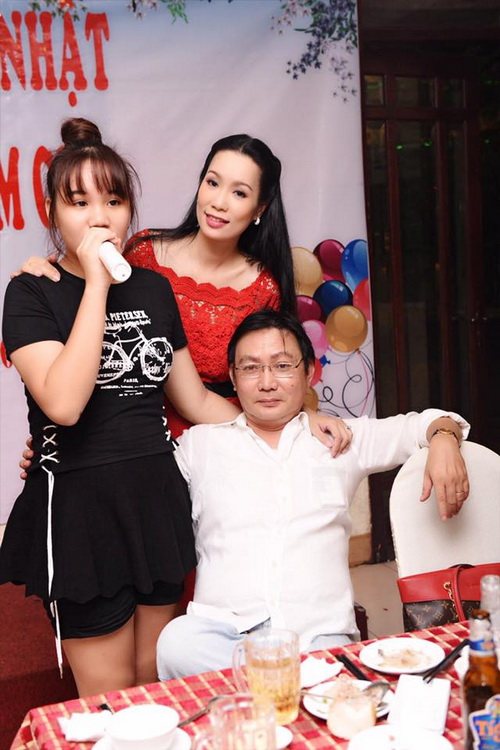 Trịnh Kim Chi mừng sinh nhật ấm áp bên chồng con - 8