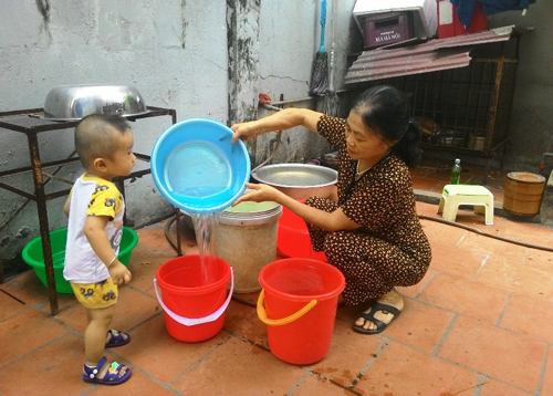 Người Hà Nội phát ốm vì thức trắng đêm chờ nước về - 2