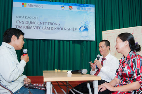 Sinh viên thất nghiệp không nên cầm bảng đứng đường - 2