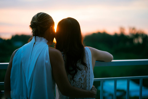 Xúc động bộ ảnh tình yêu của cặp đôi đồng tính nữ - 2