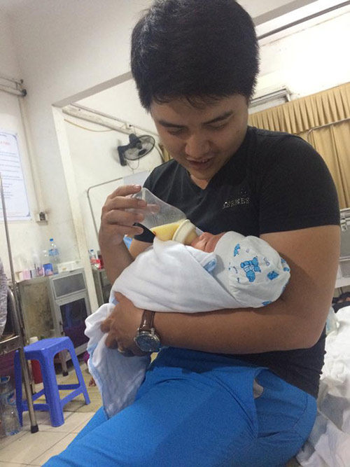 quot;Chăm vợ sau sinh, chưa ngày nào tôi quên hôn vợquot; - 6