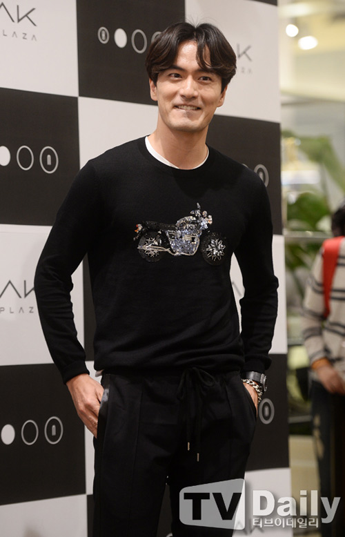 Nhóm nhạc nữ Hàn nhập viện vì bị xe buýt đâm - 11