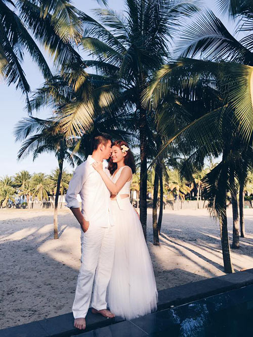 Á hậu Diễm Trang khoe ảnh lãng mạn cùng người yêu - 1