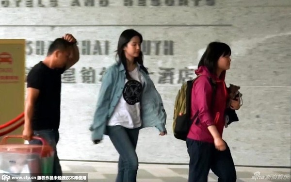 Bỏ bê vợ cả, tỷ phú Hongkong sang Hàn cùng bồ nhí - 4