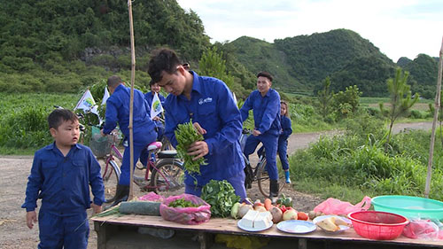Tập 11 Bố ơi mùa 2: Trải nghiệm cho bò ăn cỏ ở cao nguyên Mộc Châu - 8