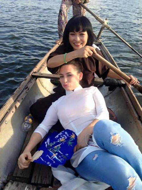 Khánh Thi - Phan Hiển tình tứ bên nhau ngày cuối tuần - 12