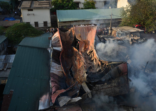 Hà Nội: Cháy lớn ở xưởng gỗ khu vực hồ Đền Lừ - 14