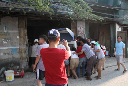 Hà Nội: Cháy lớn ở xưởng gỗ khu vực hồ Đền Lừ - 3