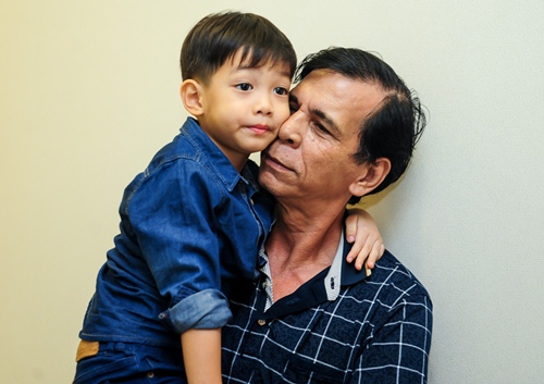 Ông ngoại đưa Subeo đi cổ vũ Hà Hồ - 8