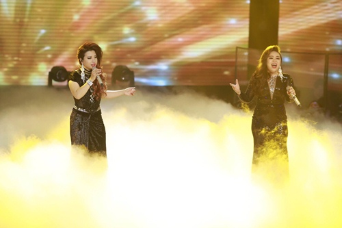 The Voice 2015: Mr Đàm loại cô gái quot;vừa ăn kẹo vừa hátquot; - 17