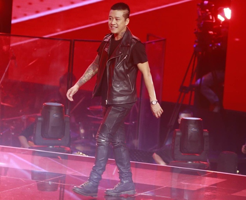 The Voice 2015: Mr Đàm loại cô gái quot;vừa ăn kẹo vừa hátquot; - 5