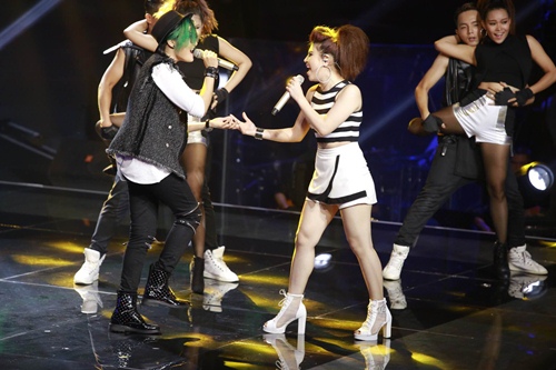 The Voice 2015: Mr Đàm loại cô gái quot;vừa ăn kẹo vừa hátquot; - 6