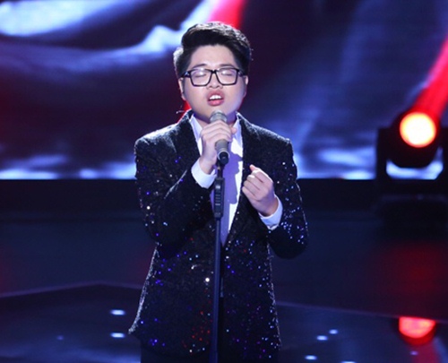 The Voice 2015: Mr Đàm loại cô gái quot;vừa ăn kẹo vừa hátquot; - 11