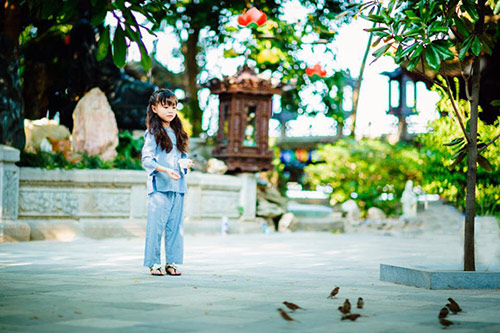 Vẻ đẹp trong veo của cô bé Phật tử trong mùa Vu Lan - 9