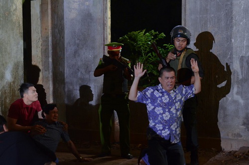 Á hậu Diễm Châu đóng vai quot;lỡ có bầu với đại giaquot; trong phim mới - 11